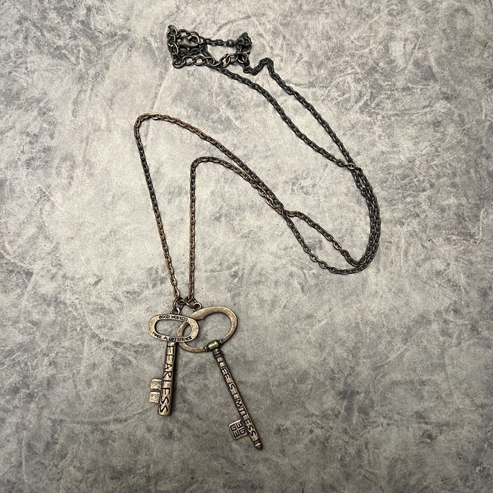 Necklace - Picture 2 of 2